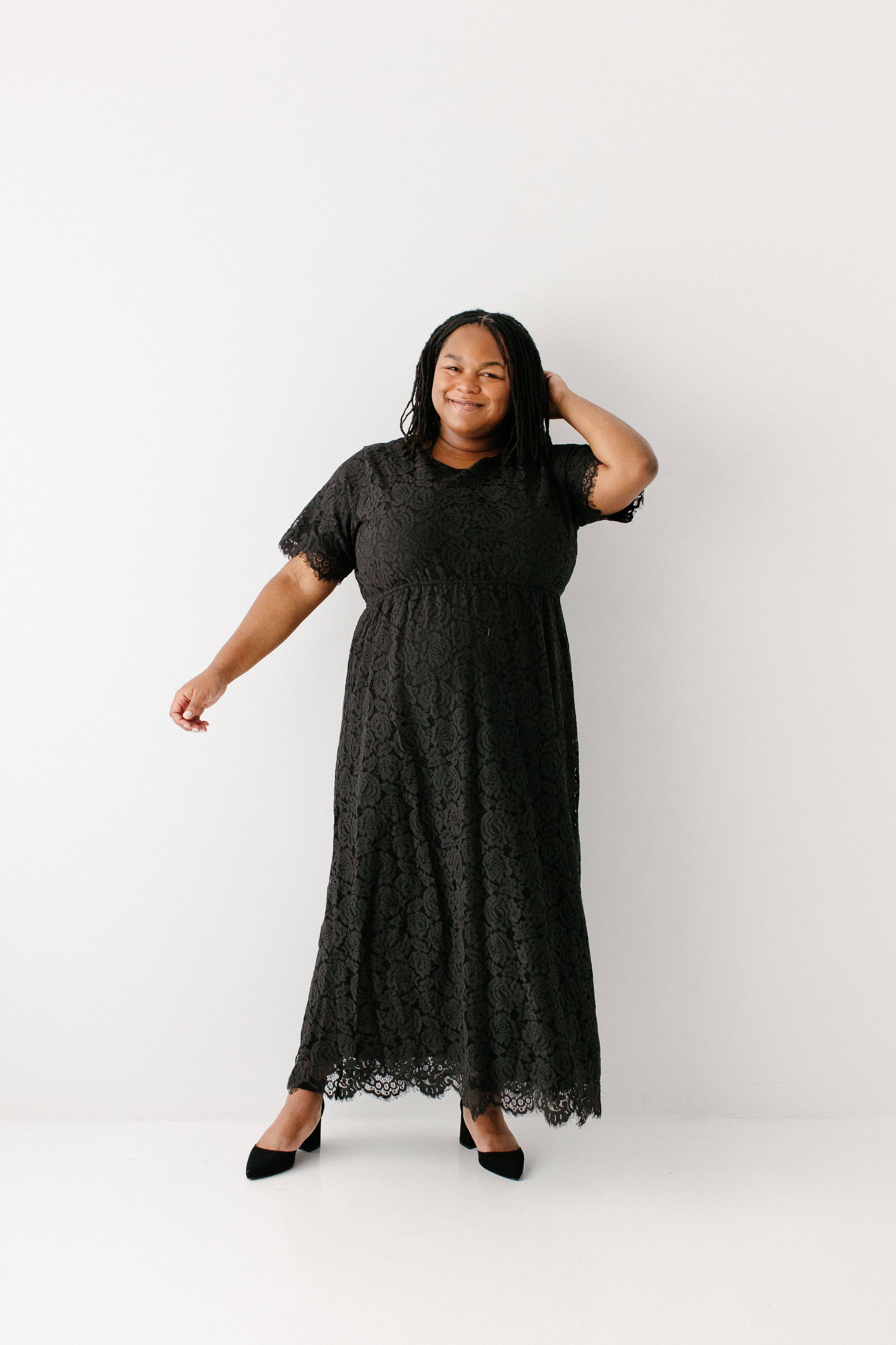 The Main Street Exchange - Wholesale Dress - Women's - 'Odessa' Round Neck Lace Maxi Dress11