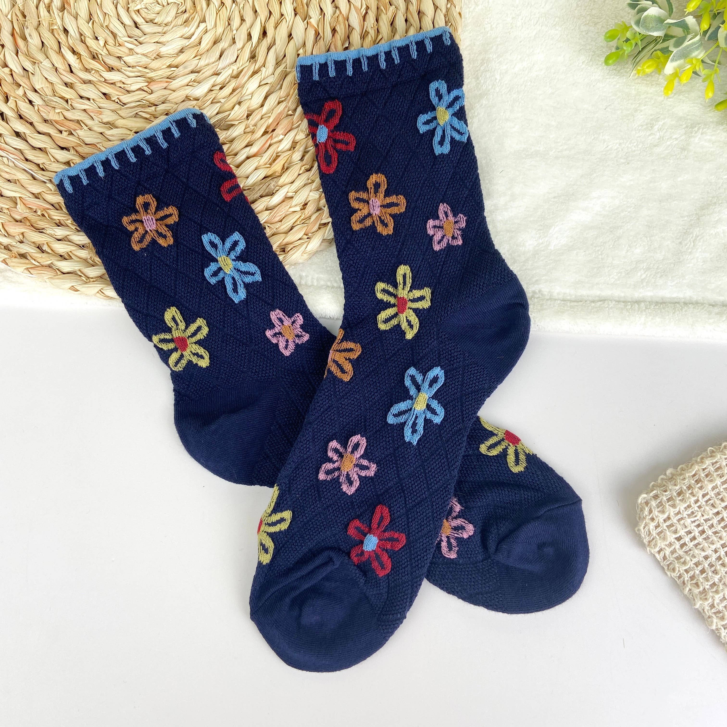 SoapElenGlen - Wholesale Socks - Women's - Women's mid-calf floral socks4