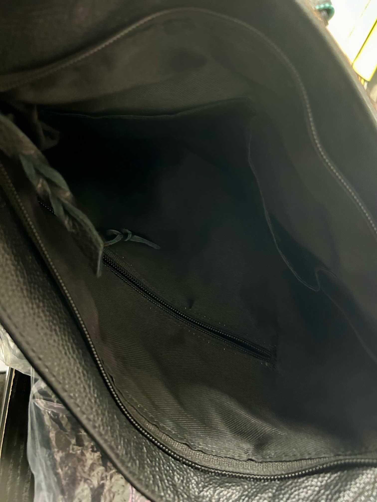 Leather Impressions Inc - Wholesale Crossbody Bag - Women's - AB Tooled Fringe HOH Zip Top Crossbody Bag #AB 240114