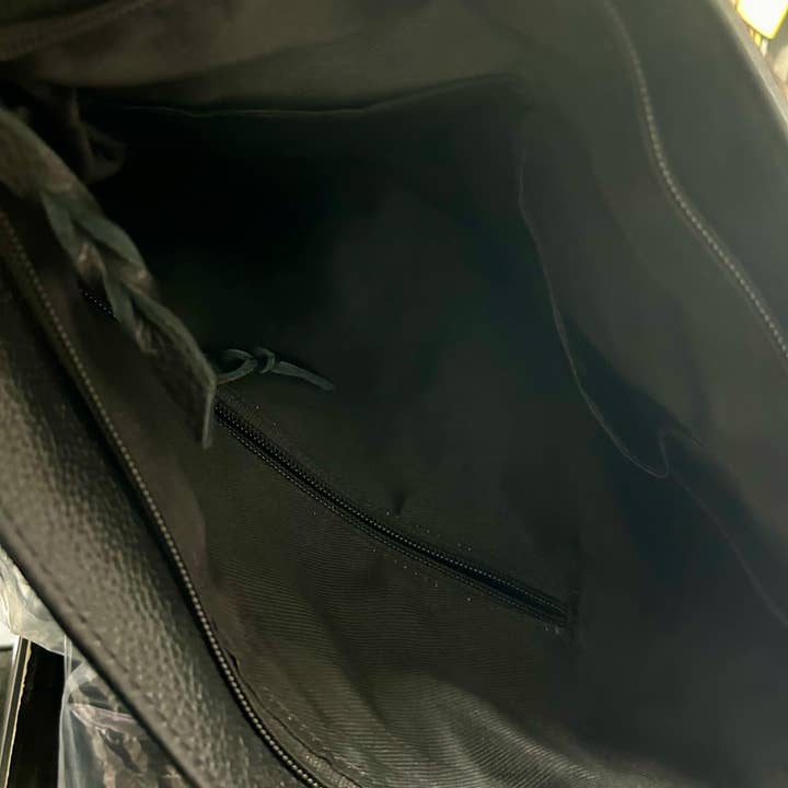 Leather Impressions Inc - Wholesale Crossbody Bag - Women's - AB Tooled Fringe HOH Zip Top Crossbody Bag #AB 240114