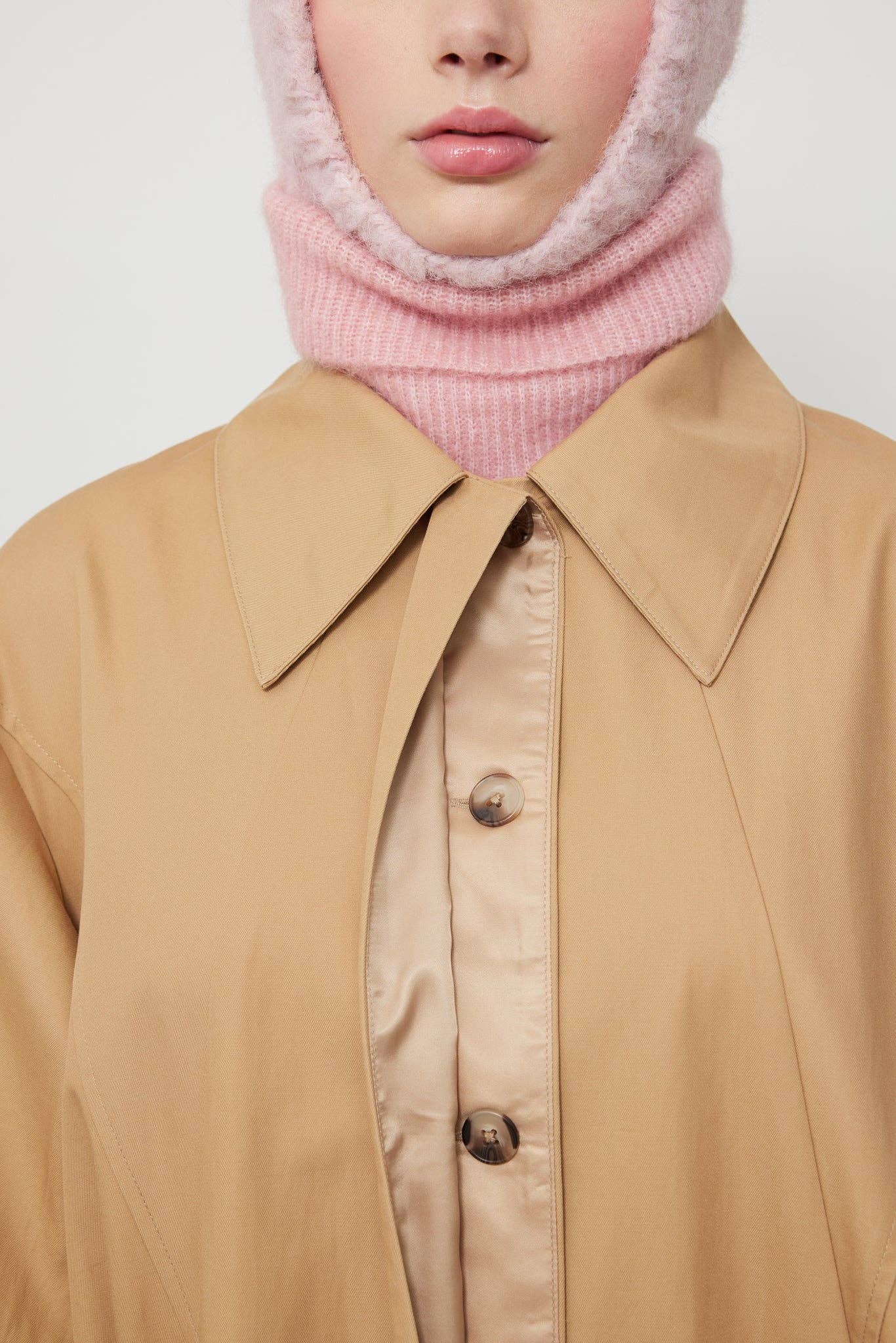 Sand Flekkpetrell mac coat for wholesale on Faire3