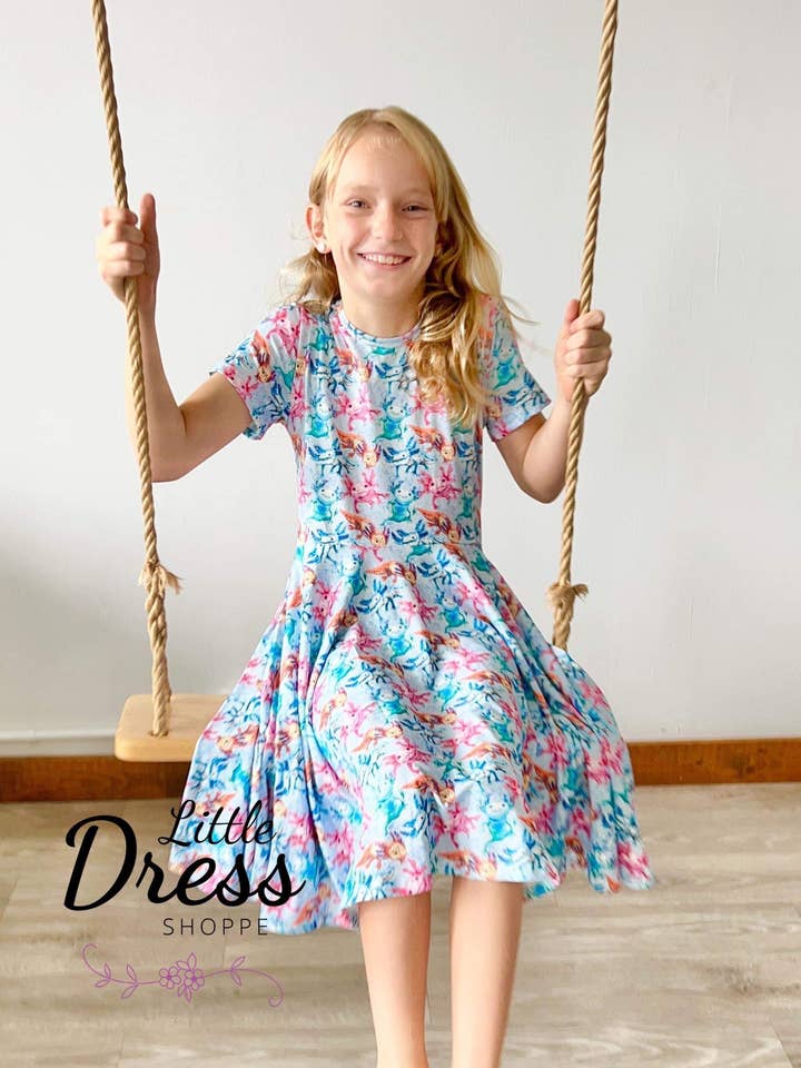 Robe Axolotl pour la vente par Little dress shoppe