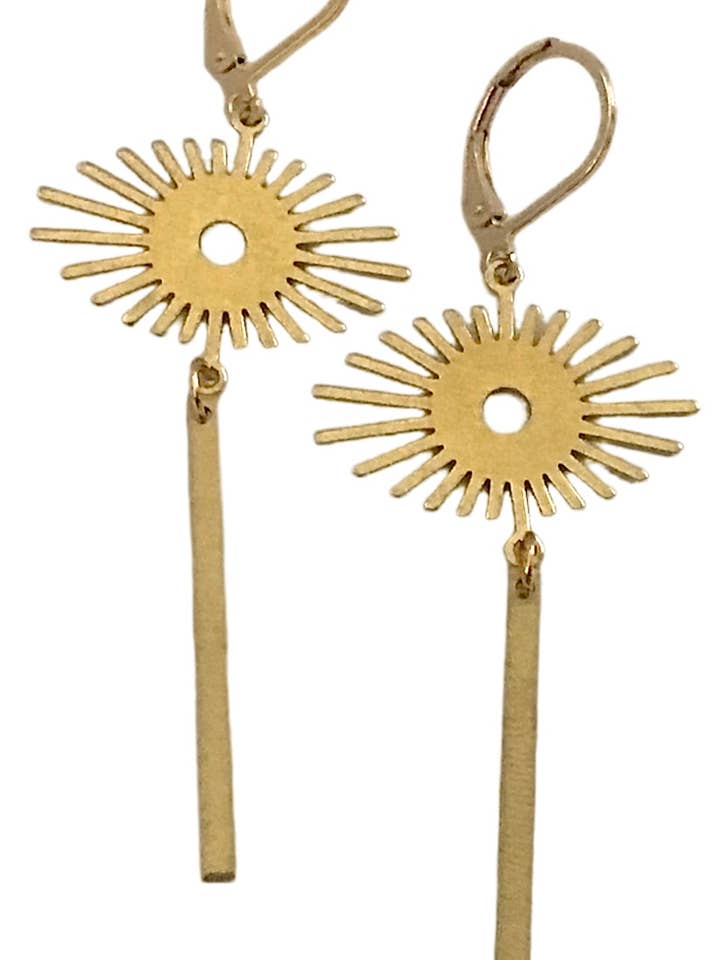Kleine oorbel van messing met zon en staaf voor wholesale door Dreamspirit