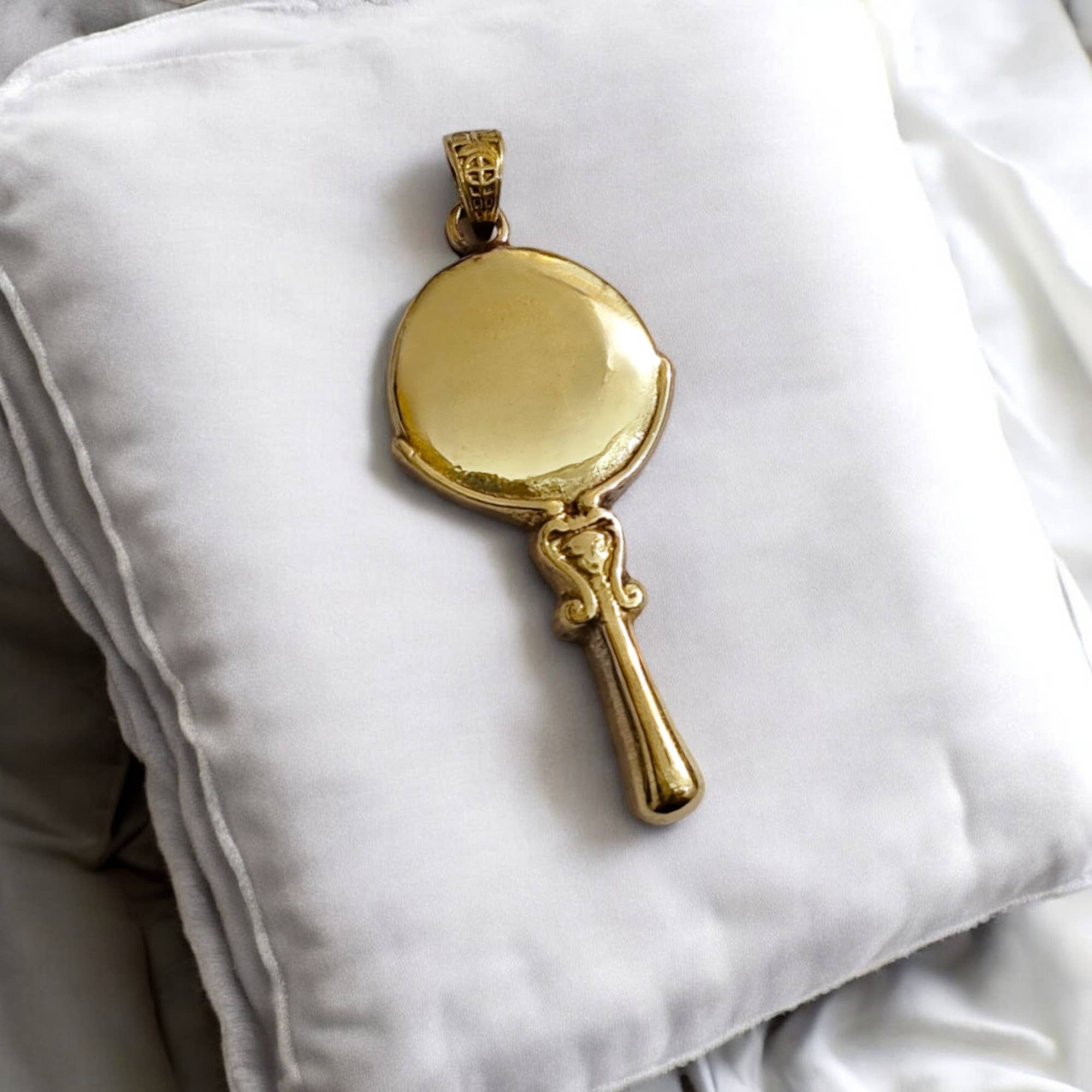 ALADDIN'S LAMP JEWELRY - Wholesale Pendant/Charm Necklace - Goddess Hathor Mirror Gold Pendant only5