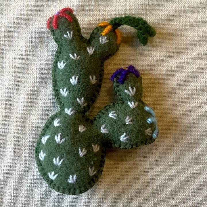Tesoros Trading Company - Wholesale Ornament - Wool Nopal Cactus Ornament,Peru (WNOP)1