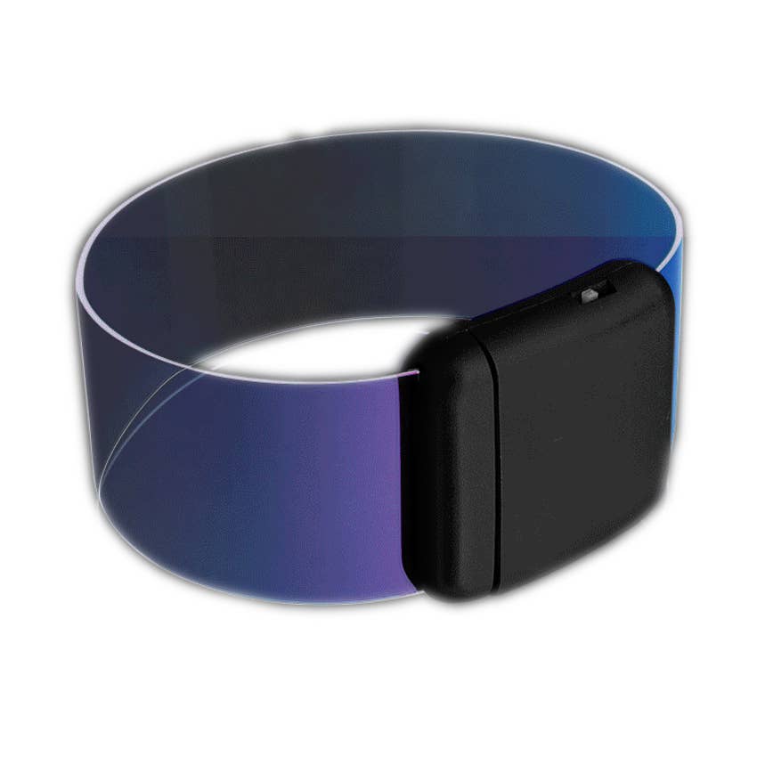 Blinkee.com, LLC – Großhandel Armreif – Cosmic Multicolor LED-Armbänder mit Magnetverschluss0