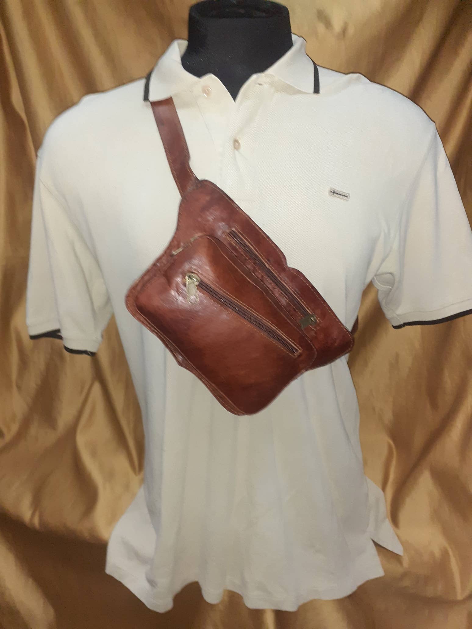 Hecho a mano – wholesale Belt bag – Women’s – Square waist bag with 3 zippers0