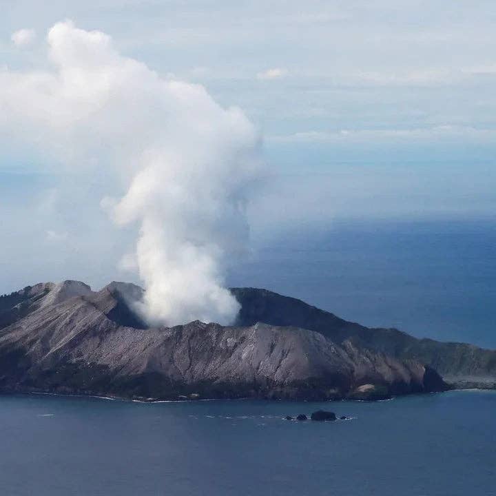 Hvid Lava Glas Bil Diffuser Freshie - Vælg din flaske for engroshandel hos Poorely Made Crafts