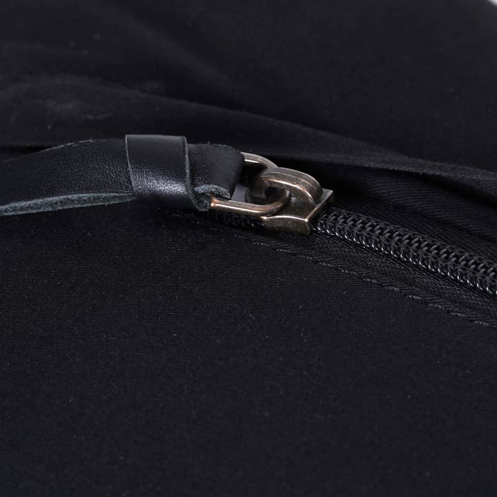 MLC - Vente Housse de coussin - Coussin en Peau de Vache Noir et Blanc de Luxe – Housse de Coussin Rectangulaire (Fait Main)3