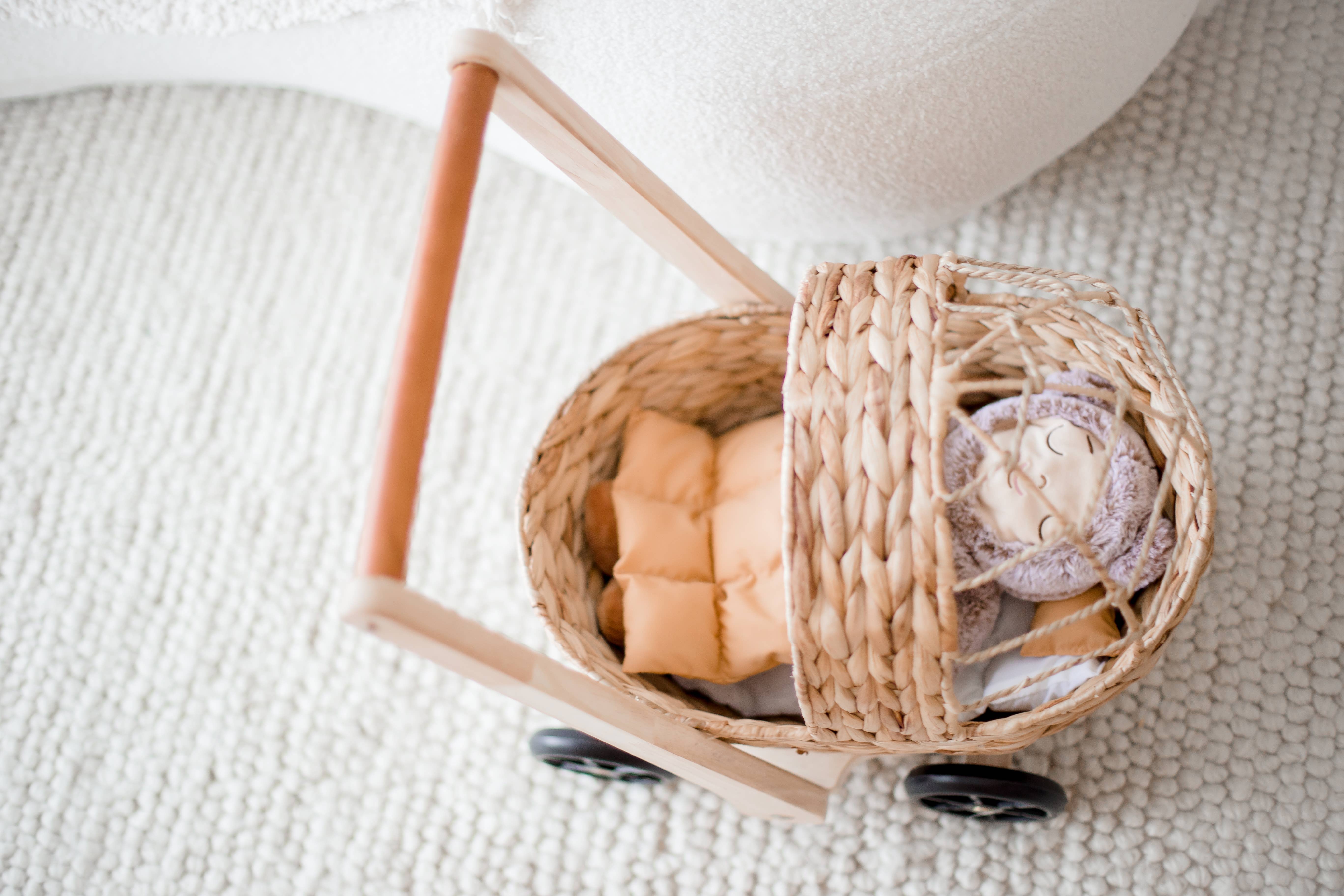 Q Toys - Wholesale Kinderwagen voor poppen - Kinderen - Babyloopwagen van waterhyacint met poppenwagen2