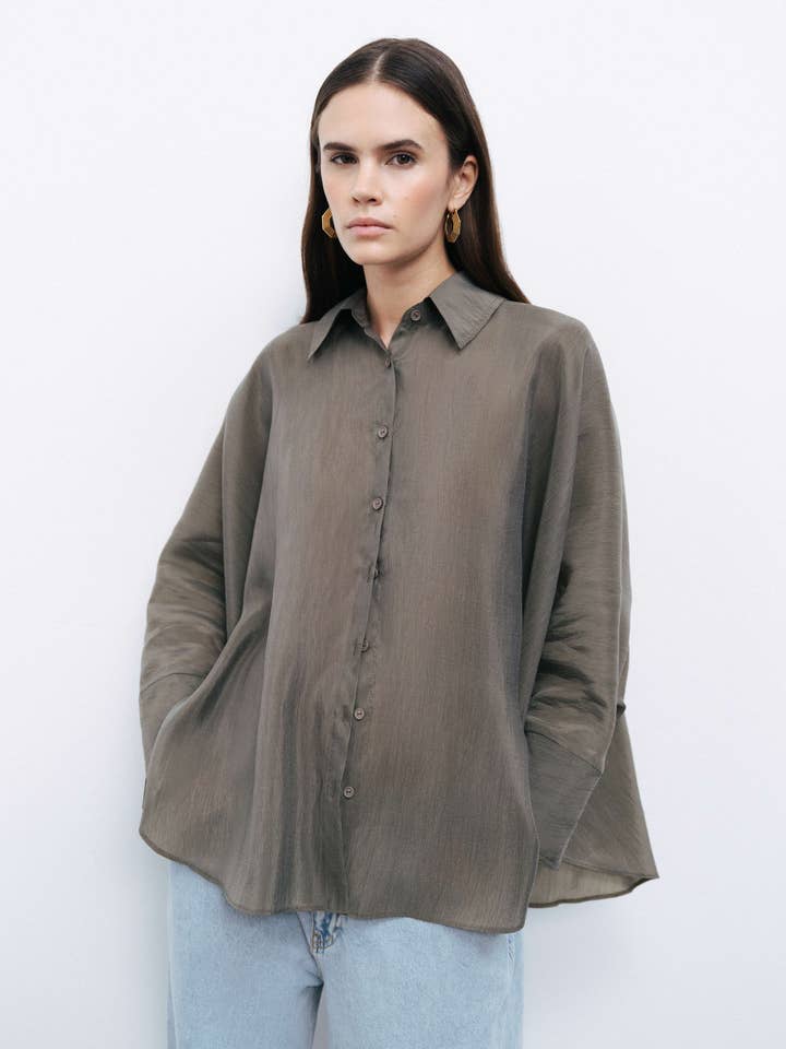 Chemise fluide brodée pour la vente par NOCTURNE