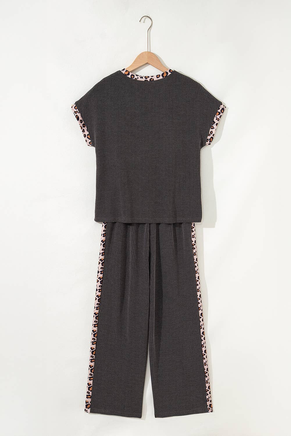 Gray Leopard Patchwork Edge Corded T Shirt and Pants Set for wholesale on Faire3
