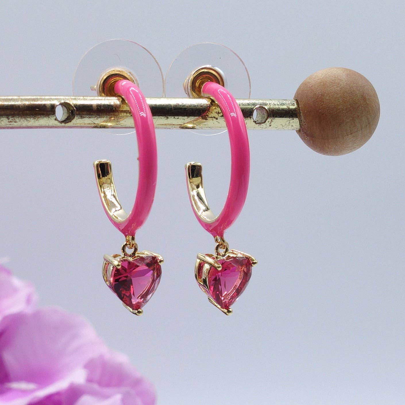 Daemon srls - Wholesale Hoop Earrings - CHERIE FLUO - HOOPS - PAIO orecchini a cerchio smaltati con cubic zirconia a forma di cuore0