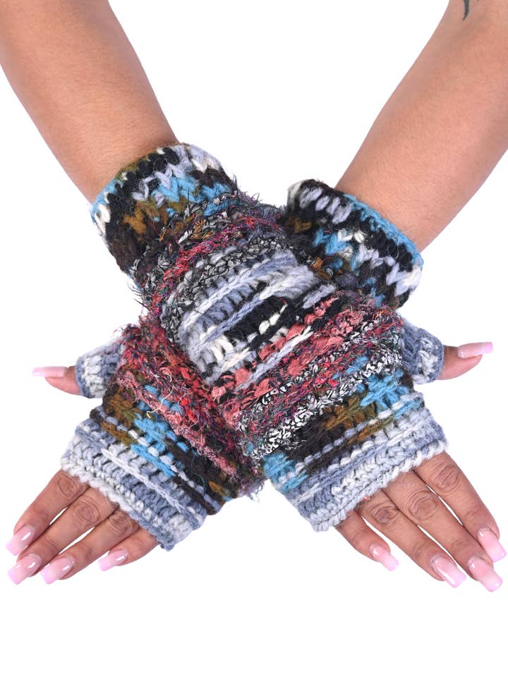 Scaldamani in lana lavorata a maglia e seta riciclata per la vendita all'ingrosso da parte di The Collection Royal / Royal Handicrafts