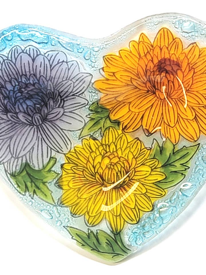 Heart Shape Dish - (November) Chrysanthemun Flower-Month for wholesale by Pampeana