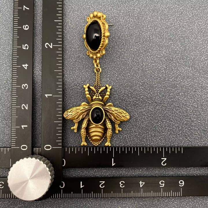 Mio Queena – wholesale Dangle earrings – Vintage Bee Dangle Earrings3