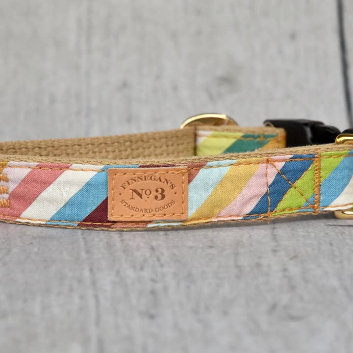 Collier Brooks 1″ pour la vente par Finnegan’s Standard Goods