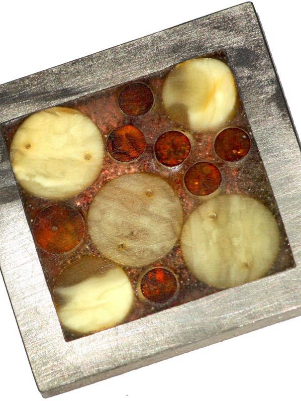 Fantastisk bärnstensfärgad emaljmosaiknål/hänge för wholesale av Mia's Polish Treasures