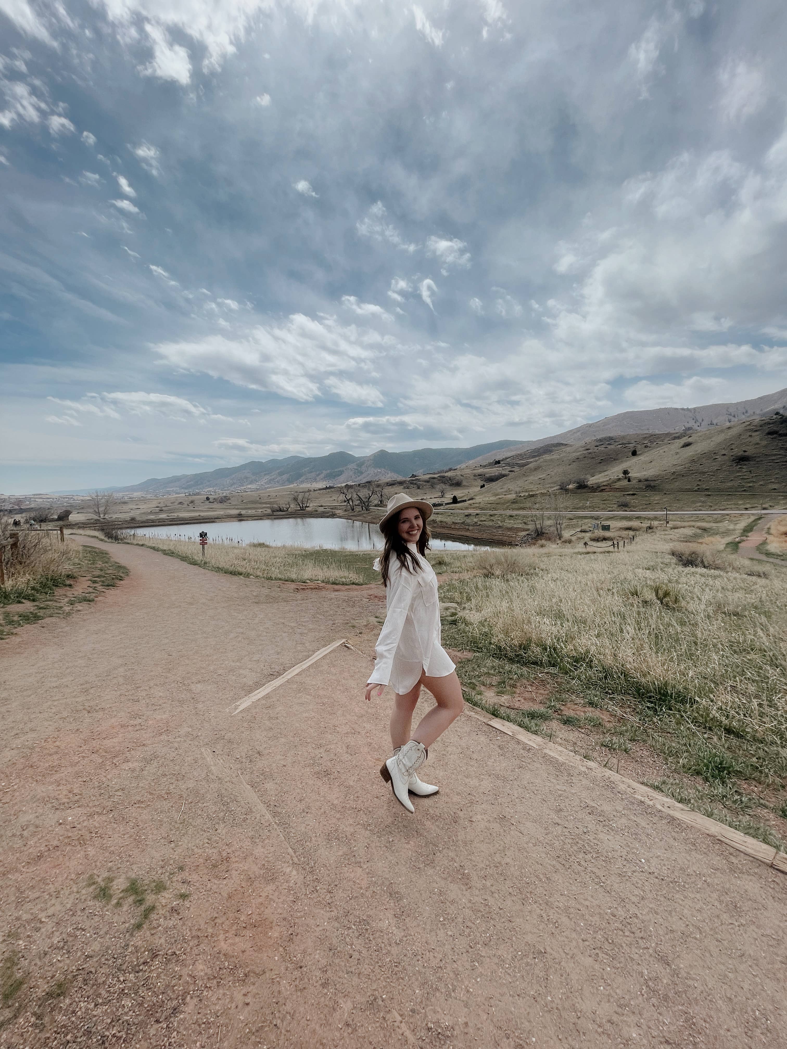 marfil Bota vaquera occidental imparable de cuero marfil para mujer de venta al por mayor en Faire11