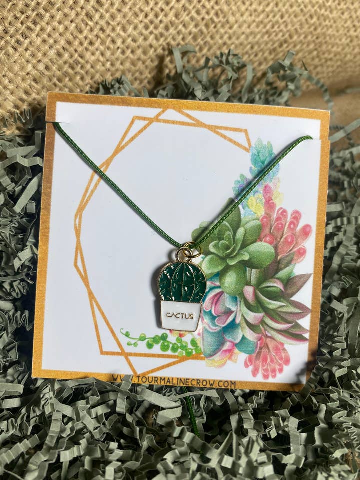 VERGOLDETE KAKTUS-HALSKETTE MIT GOLDENEM FASS für den Großhandel von Soraya Moon Co.