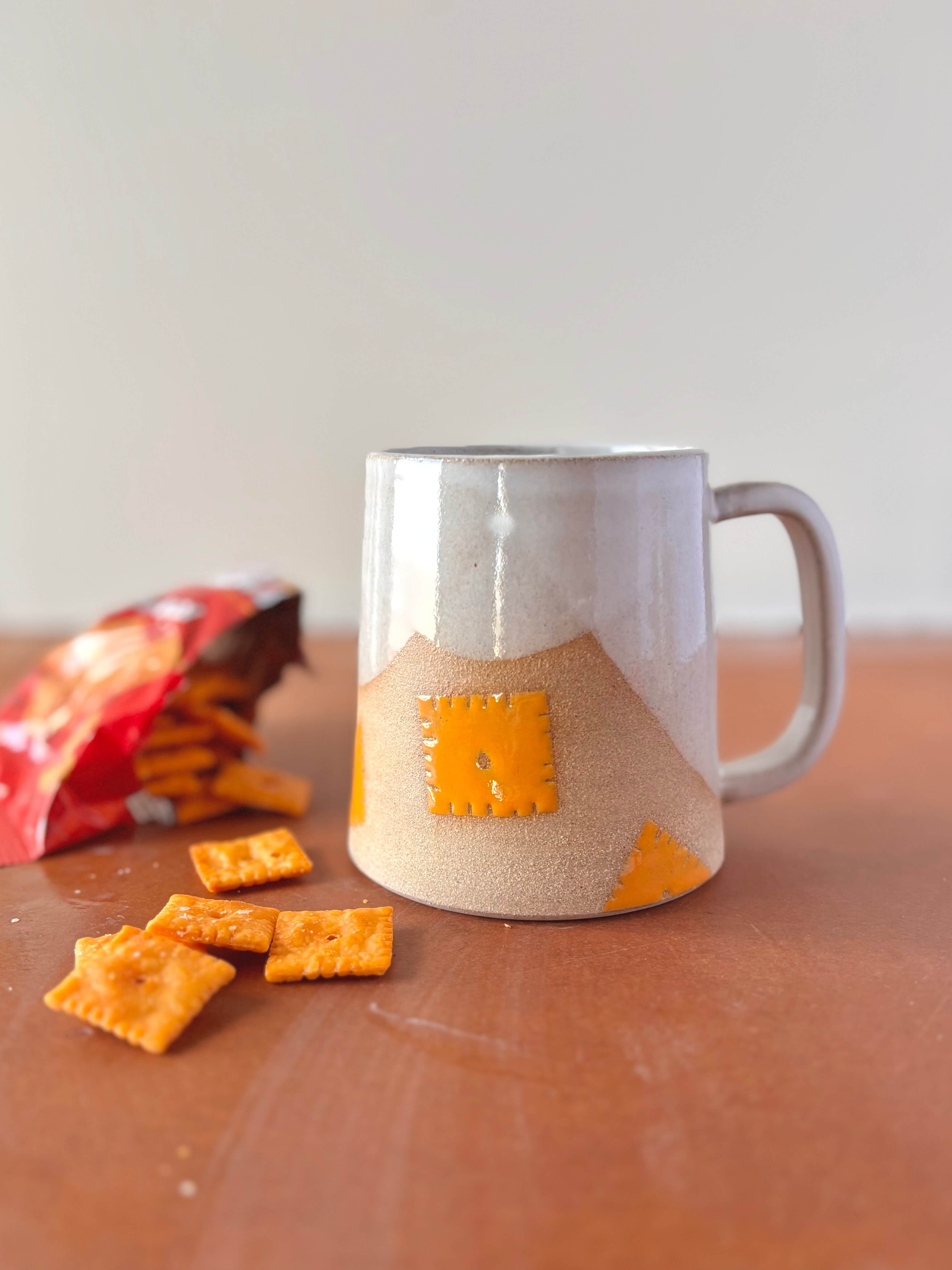ROB Ceramics – wholesale Kaffekoppar – Cheez It Mugg Handgjord Keramik1
