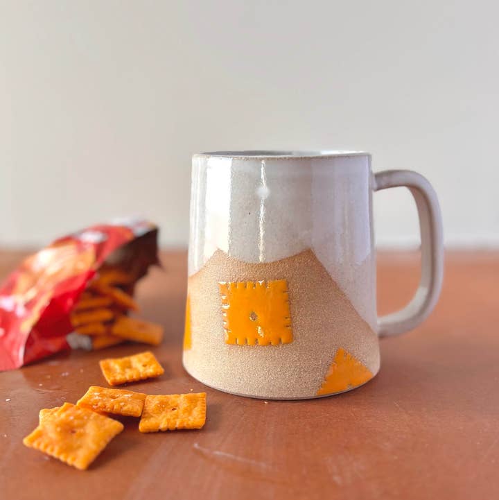 ROB Ceramics – wholesale Kaffekoppar – Cheez It Mugg Handgjord Keramik1