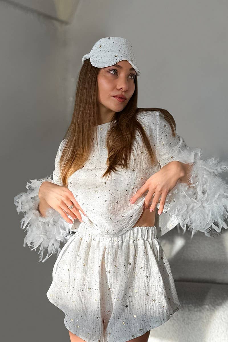 BLANC CWSPJ0311_PYJAMA COURT À MANCHES LONGUES EN COTON PUR AVEC PLUMES en vente sur Faire3