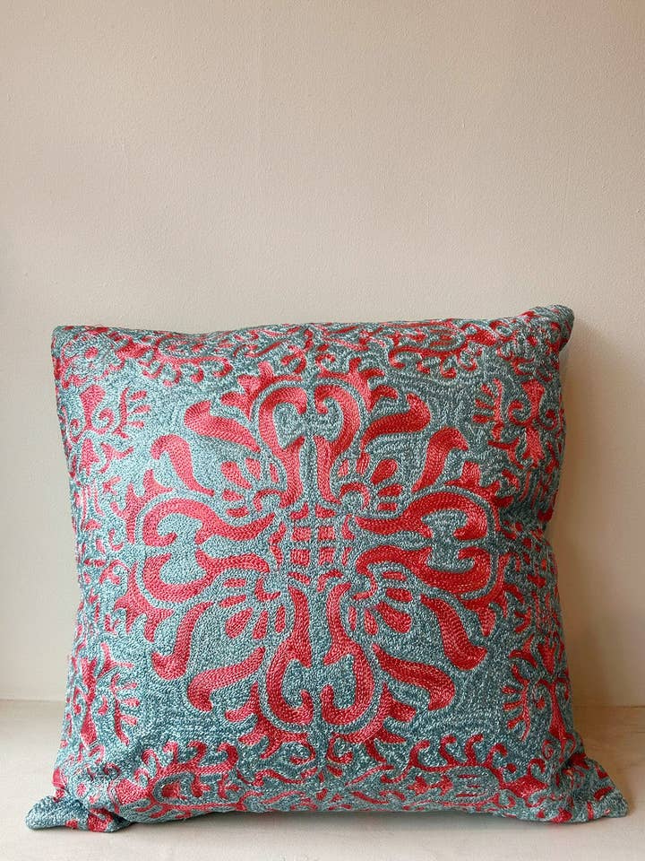 Funda de Cojín Bordada Barroca Coral para venta al por mayor de House of Roya Ltd