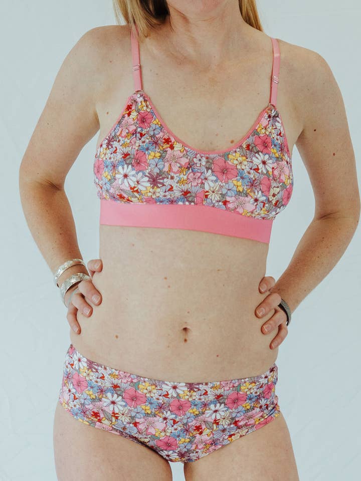 Flower Power trådlös bh för wholesale av SWOOP.