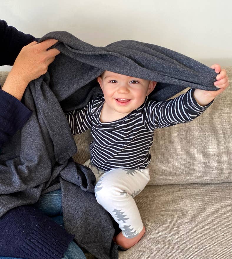 Margolis Pineo Italia - Wholesale Throw Blanket - AVELLINA THROW – SOFT CASHMERE-BLEND - HOLIDAY FAVE22