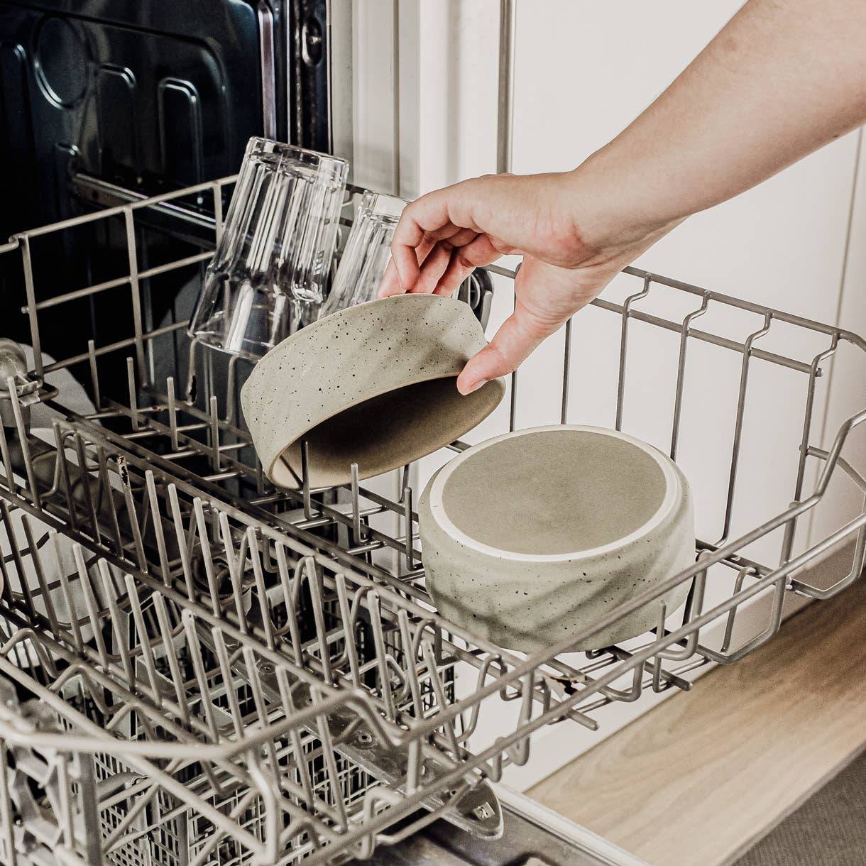 ne&no - Wholesale Pet Bowl - Cat/Dog - ne&no® Ceramic Double Feeding Bowl with Bamboo Stand I Set of 25