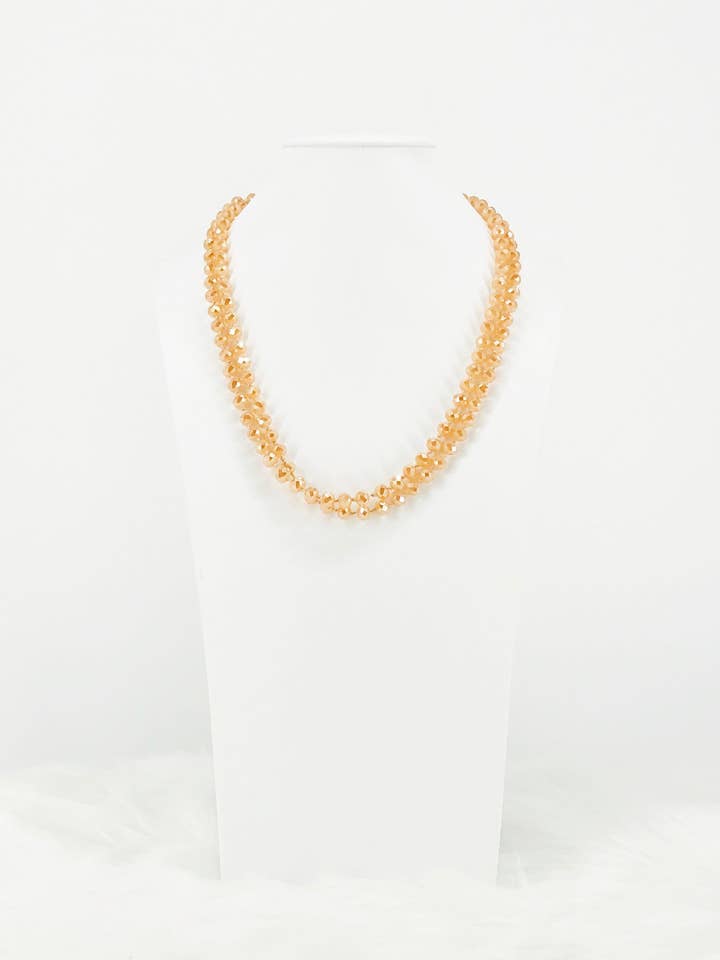 Halskette mit geknoteten Glasperlen in Champagnerform — N341 für den Großhandel von Magnolia & Peach Jewelry Boutique, LLC