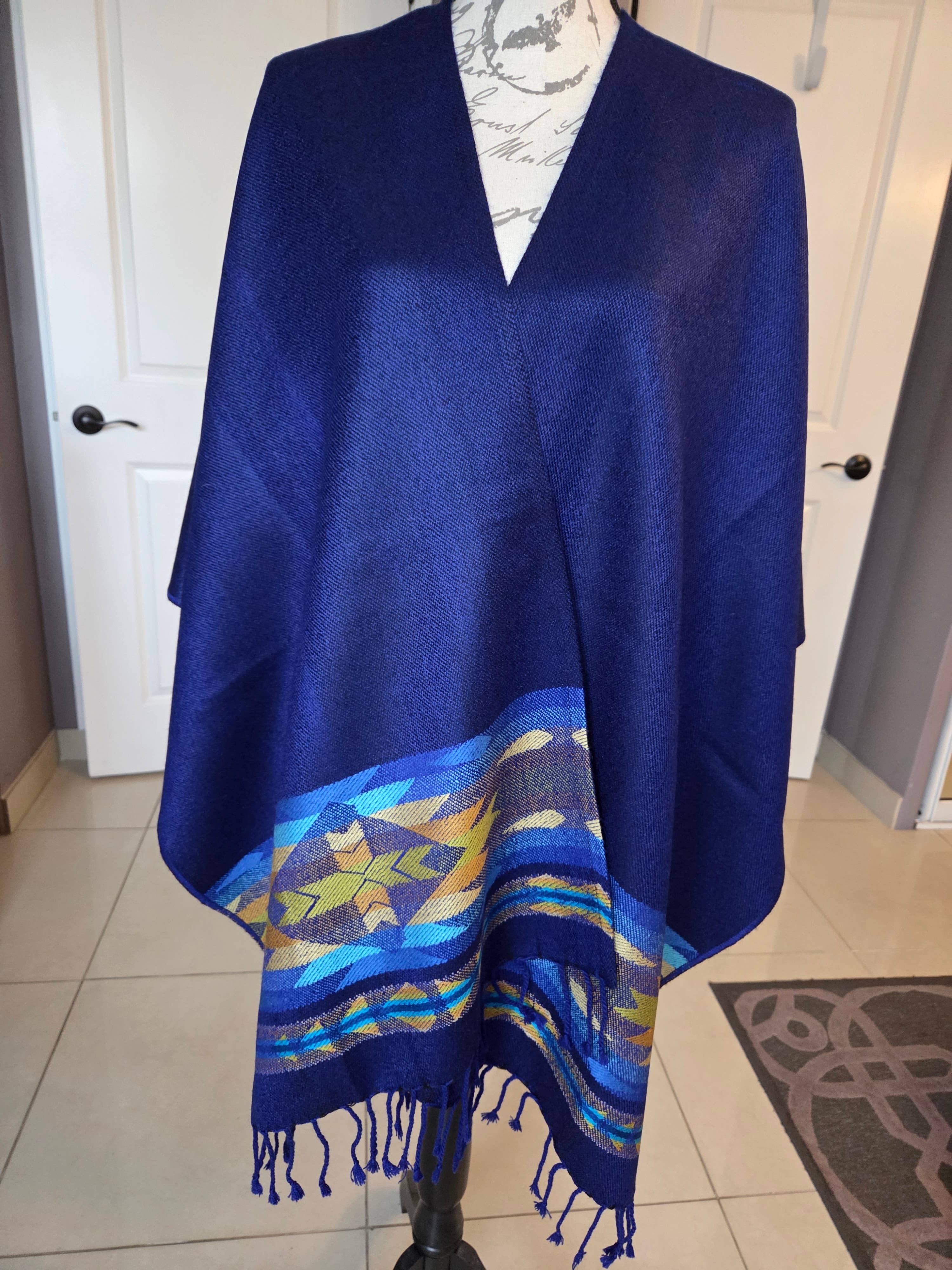 Treasure of ANDES - Vente Poncho – femme - Poncho andin artisanal RÉVERSIBLE Unisexe LIVRAISON GRATUITE1