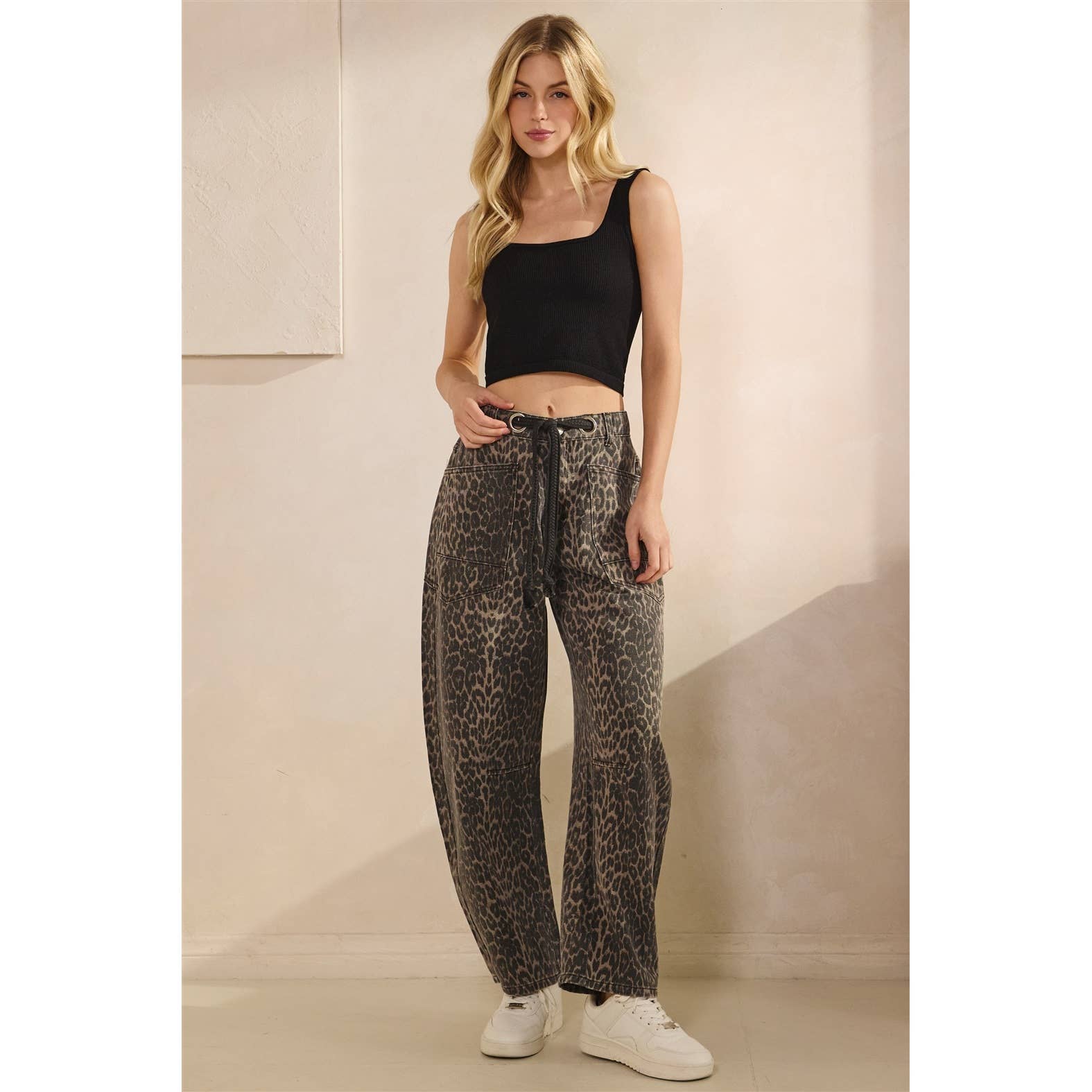 Veveret - Wholesale Pants - Women's - Printed Horseshoe Jeans with Belt Detail16