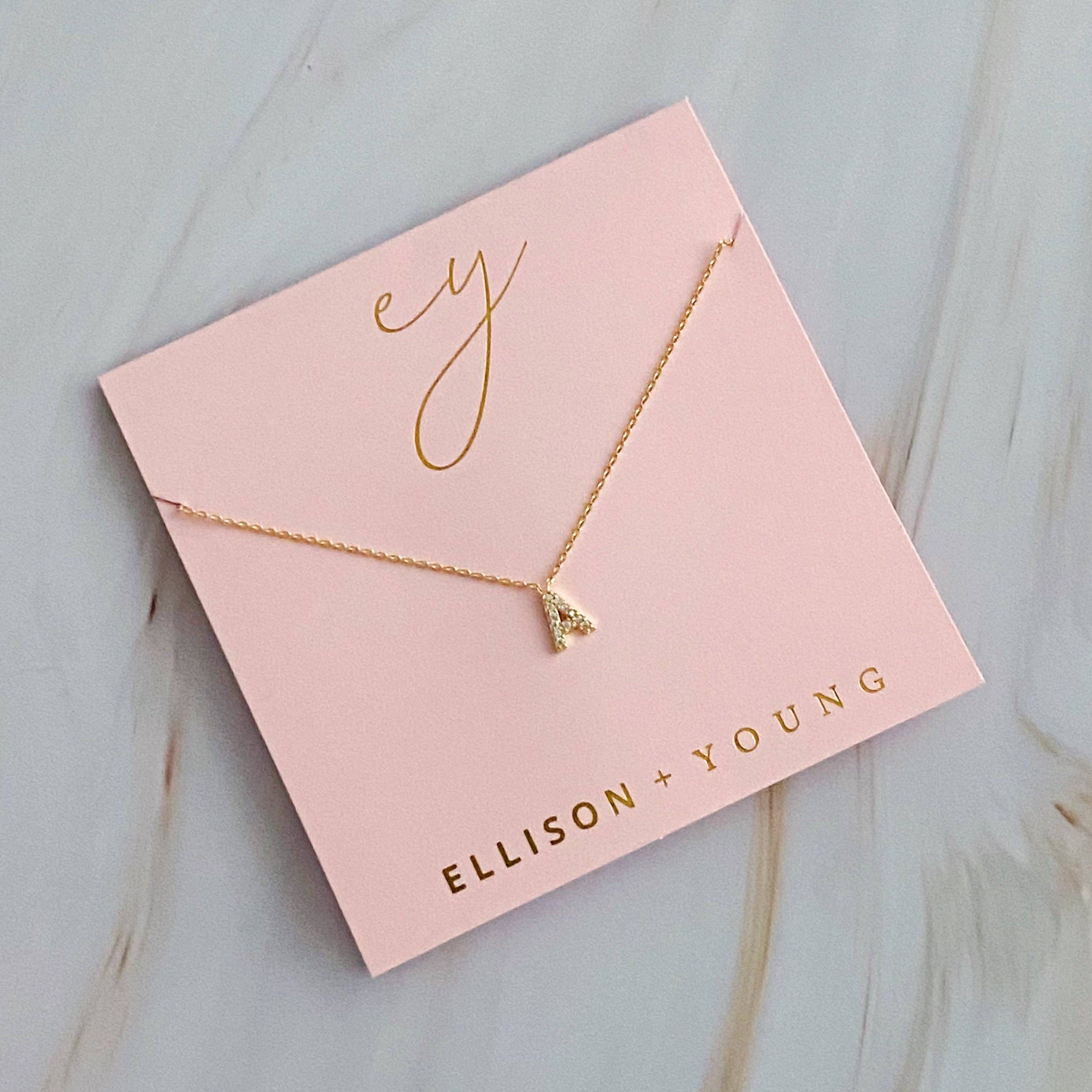 Ellison+Young - Vente Colliers à pendentif - Collier initial Understated Beauty0