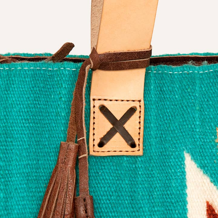 LS Western - Wholesale Tote Bag - Women's - LC-ADBG575D Southwestern Wool Tote with Natural Leather Straps Handwoven Tribal Pattern & Tassel26