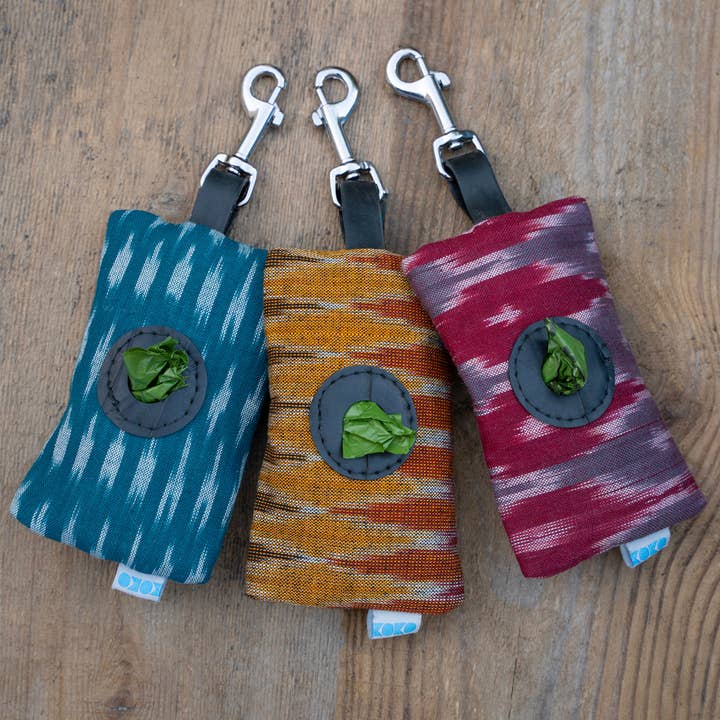 Dispenser per sacchetti per rifiuti Blue Dog per la vendita all'ingrosso da parte di Koko Collective