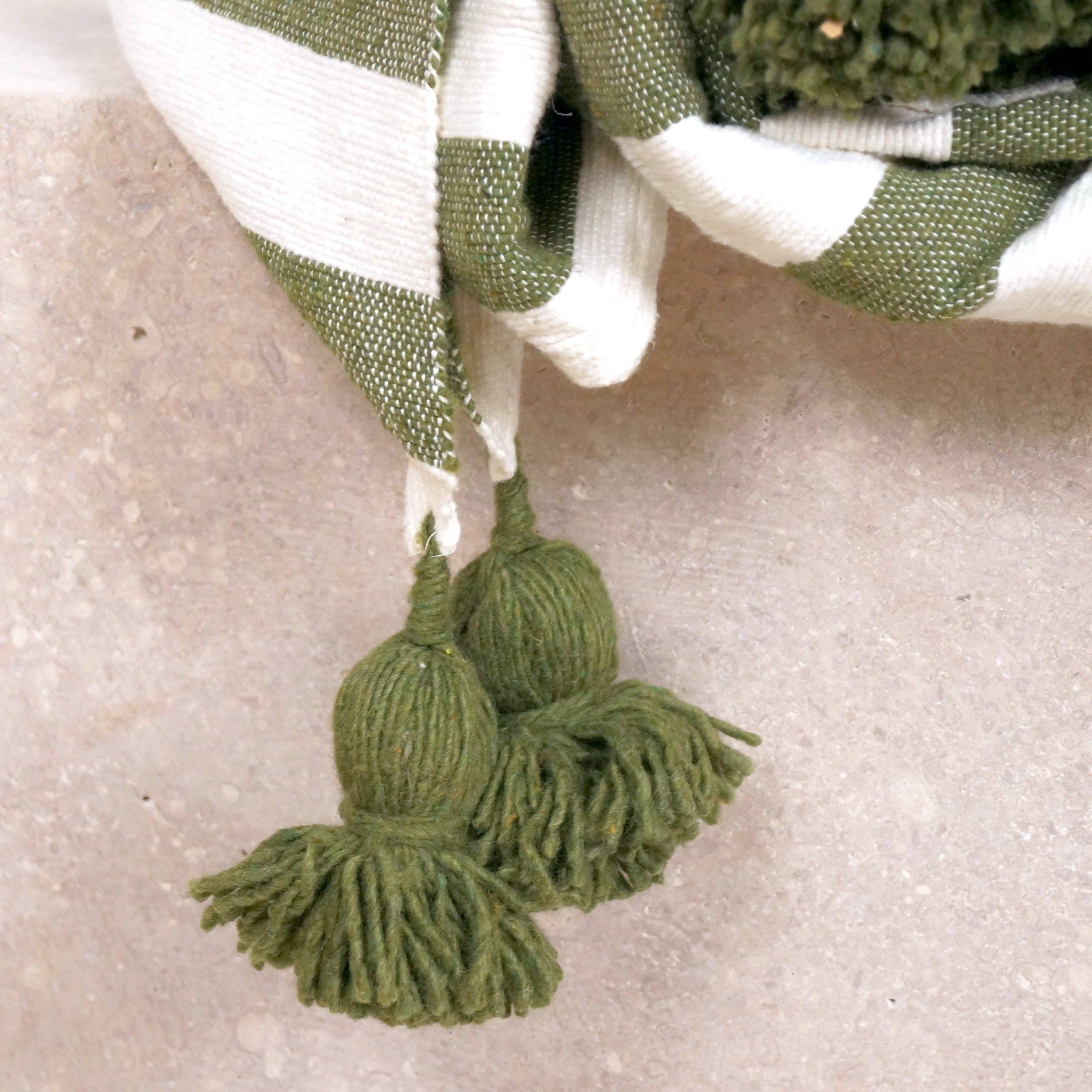 Bohome Living – Großhandel Überwurfdecke – Weißer Plaid mit grünen Streifen2