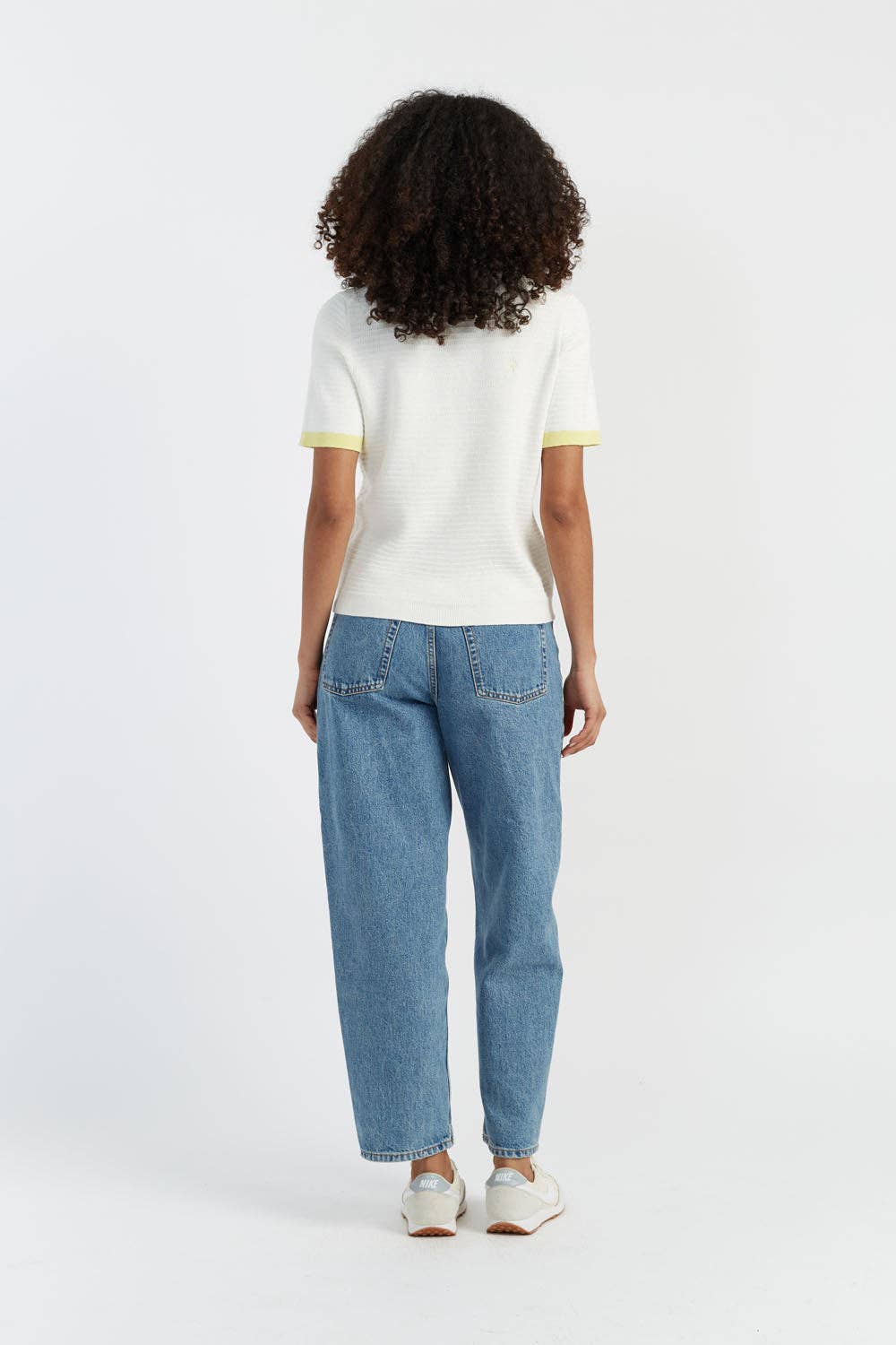 Chinti & Parker – Engroshandel T-shirt – til kvinder – Creme bomuldshjerte bretonsk hæklet t-shirt1