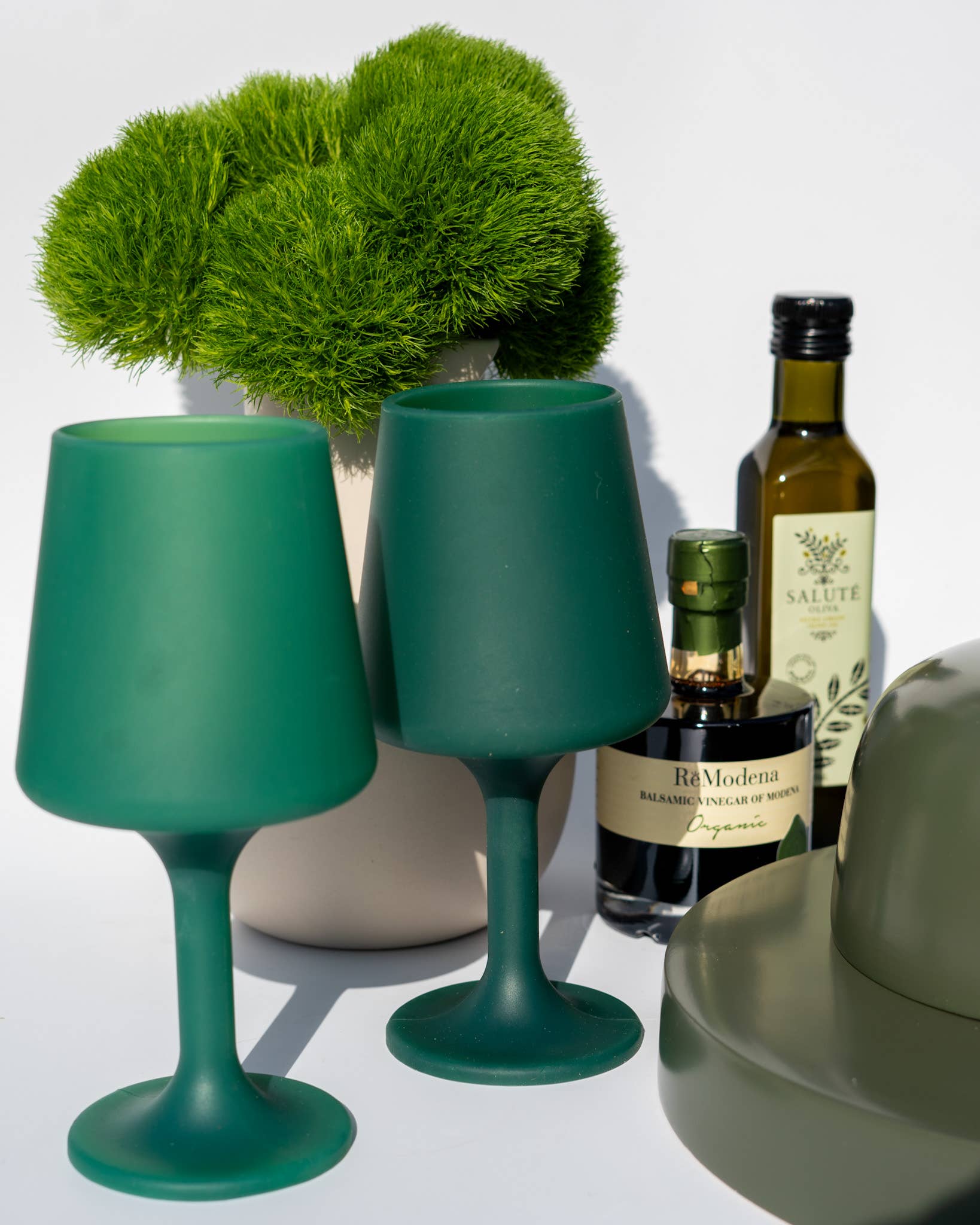 porter green | style + sustainability – Copo de vinho por atacado – Holiday Mistletoe| Swepp | Copos de Vinho Inquebráveis de Silicone3