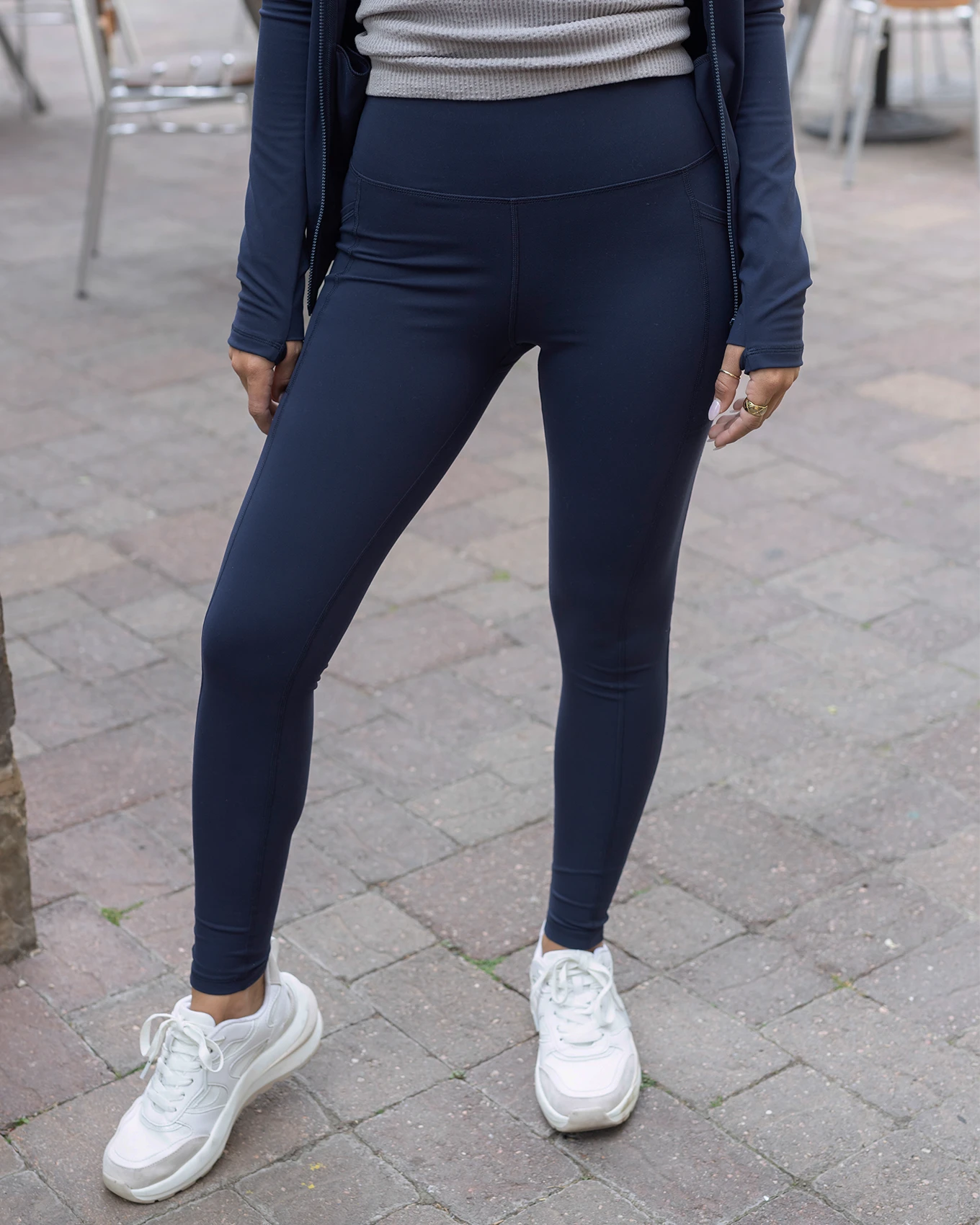 Navy Les meilleurs leggings à poche anti-squat en bleu marine en vente sur Faire0
