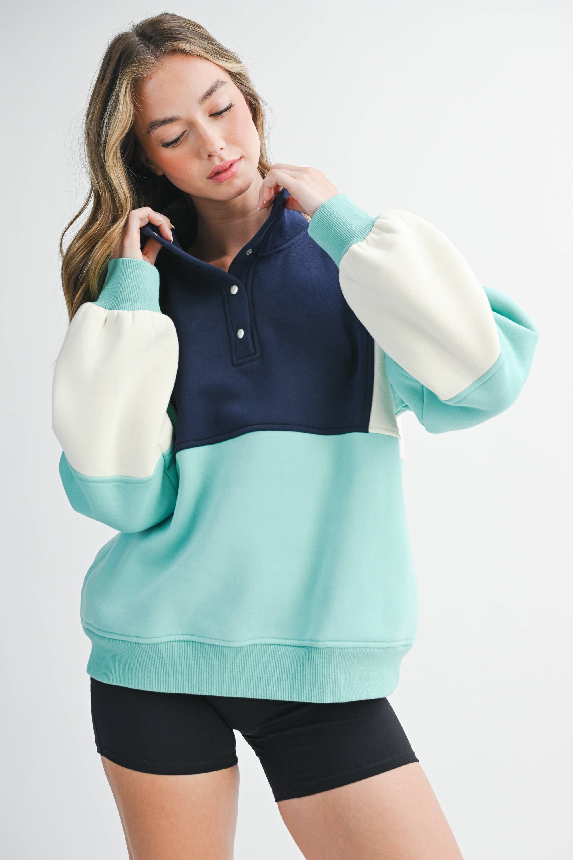 AEMI + CO – wholesale Sweatshirt - Dam – 992EK Glo colorblock-tröja med tryckknappar25