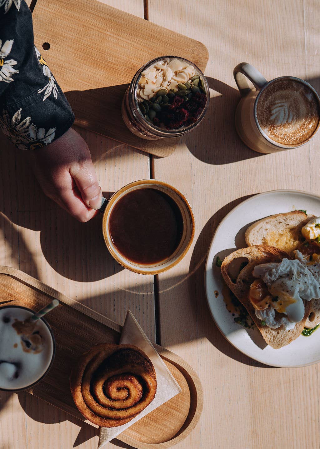 Girls Who Grind Coffee - Vente Café moulu - Grains de café One Eye Open Half Caff, mélange lavé mi-caféiné4