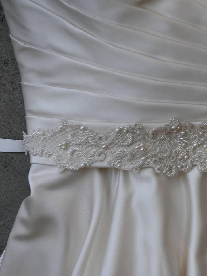 B-127 para venta al por mayor de Erica Koesler Wedding Accessories