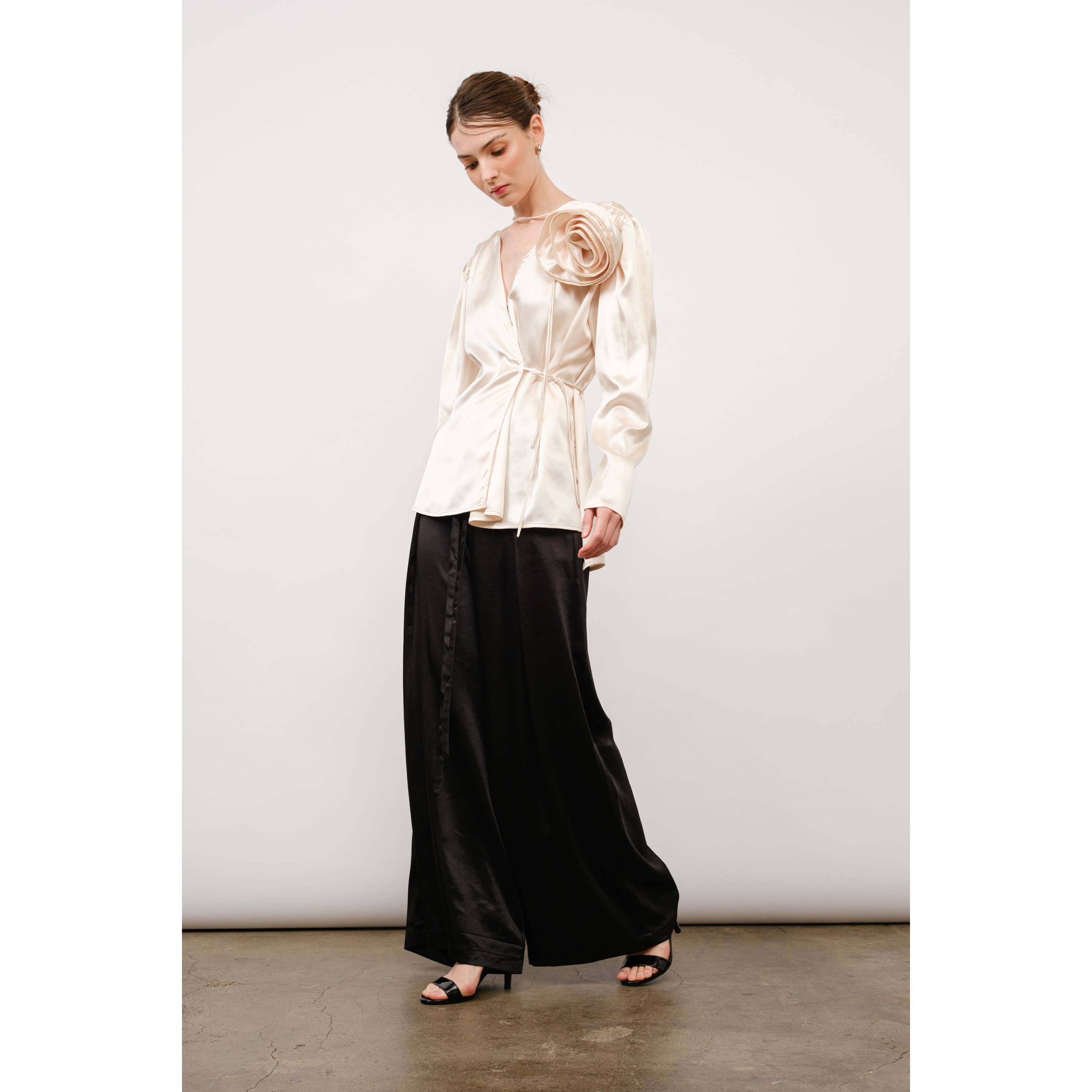 INA - Vente Pantalon – femme - Pantalon large en satin avec pli avant22