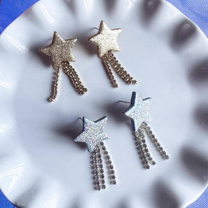 Stjerne Dingleøreringe - Ler Materiale - Guldtonet for engroshandel hos Nelly Rose Jewelry