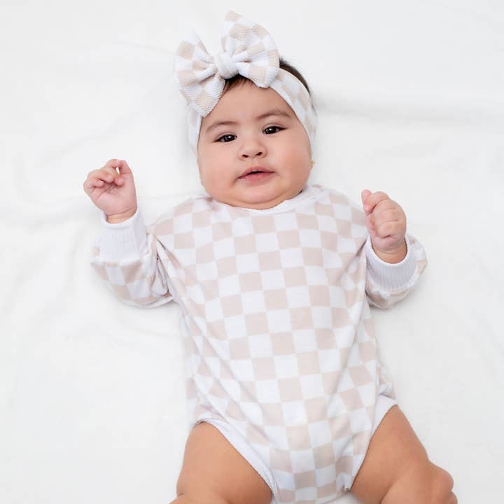 Neutral Checker Boble Romper for engroshandel hos Tiny toes Baby Co