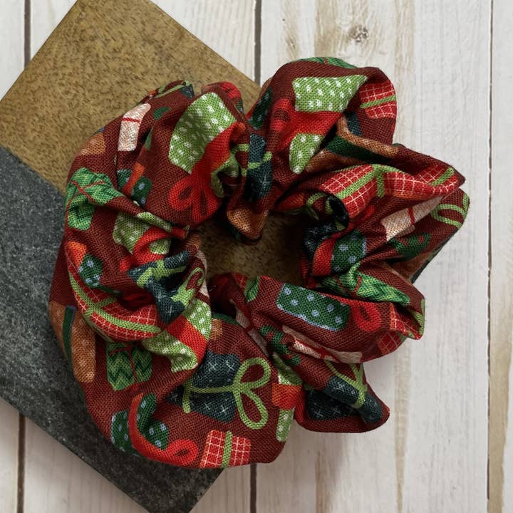 Rosso con Regali di Natale Scrunchie Fatto a Mano per la vendita all'ingrosso da parte di QuietJoy