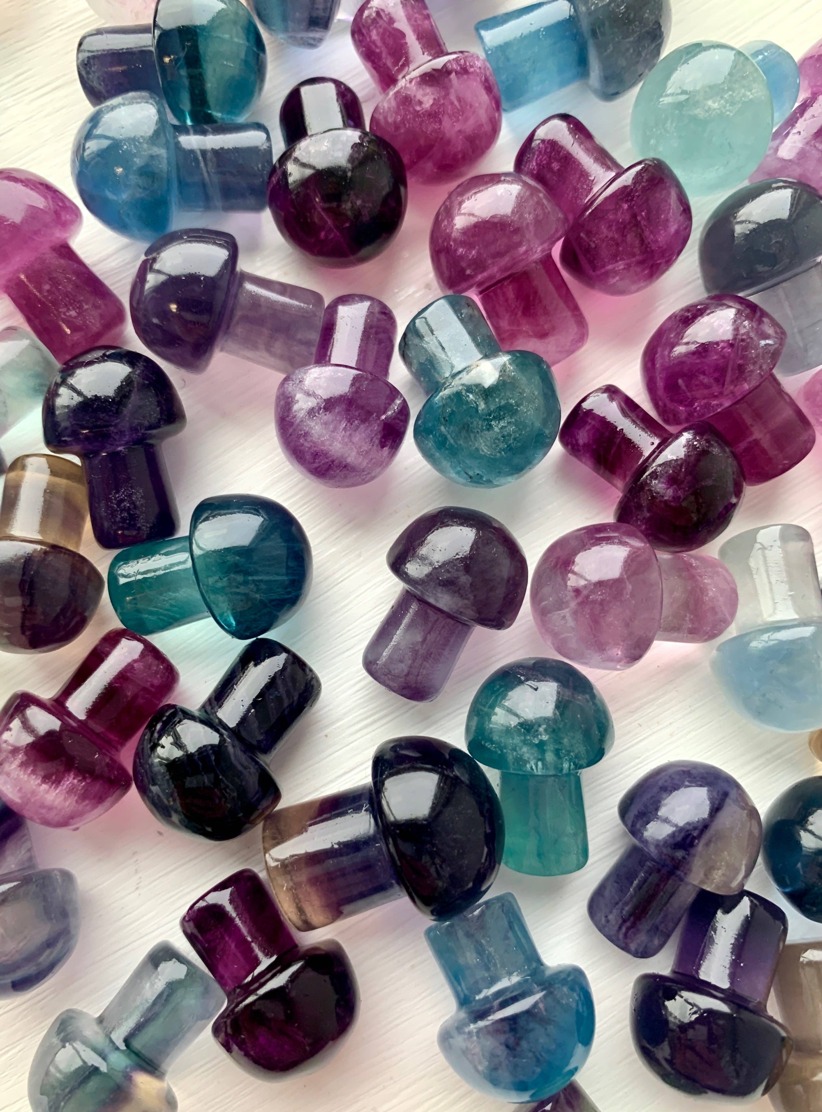 Crystal Vibes Inc. - Vendita all'ingrosso Pietra/cristallo spirituale - Mini intagli a forma di fungo2