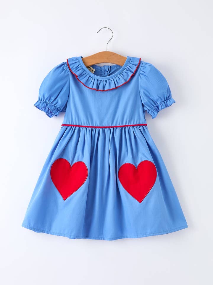 Vestito blu con applicazione a cuore per bambina per San Valentino per la vendita all'ingrosso da parte di Rylee Faith Designs